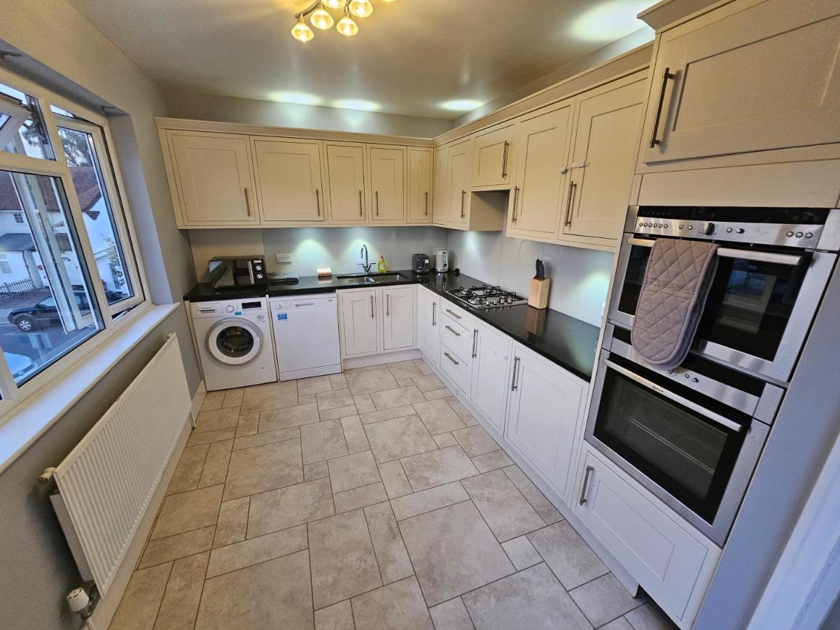 Large 4 Bedrooms Golders Green Лондон Экстерьер фото