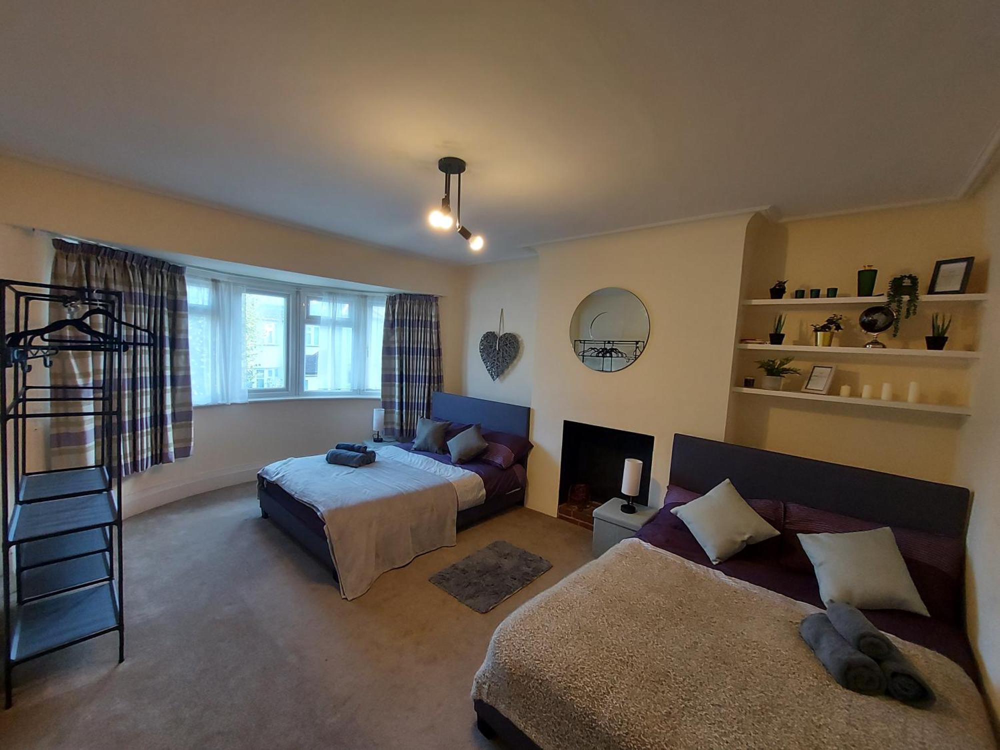 Large 4 Bedrooms Golders Green Лондон Экстерьер фото