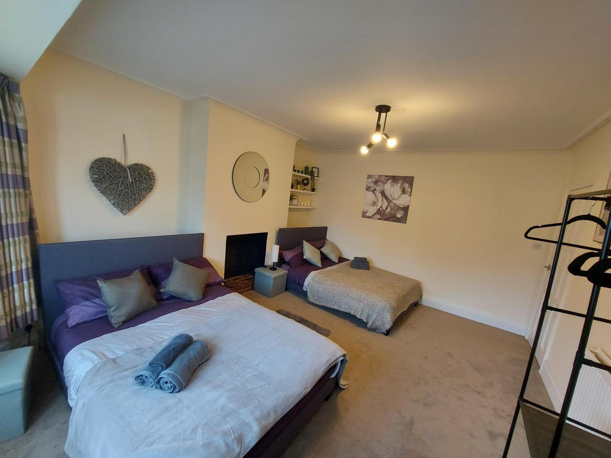 Large 4 Bedrooms Golders Green Лондон Экстерьер фото